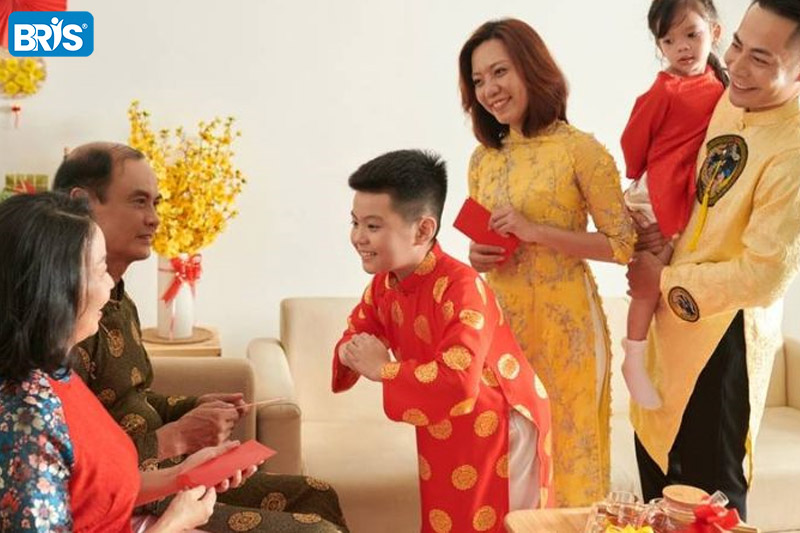 Dạy con văn hóa ứng xử ngày Tết - Cha mẹ nên dạy con cách ứng xử khi đến nhà người khác