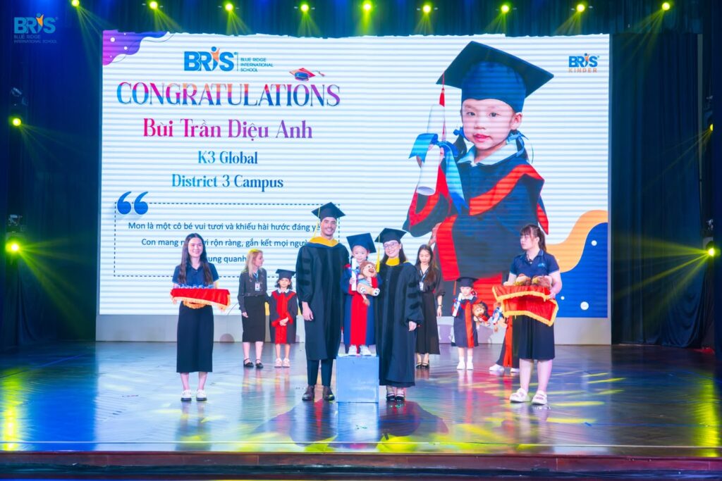 Lễ tốt nghiệp tại trường Quốc Tế BRIS