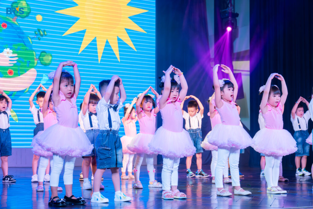 Lễ tốt nghiệp tại trường BRIS