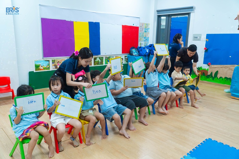 Chương trình học tiếng anh mầm non BRIS