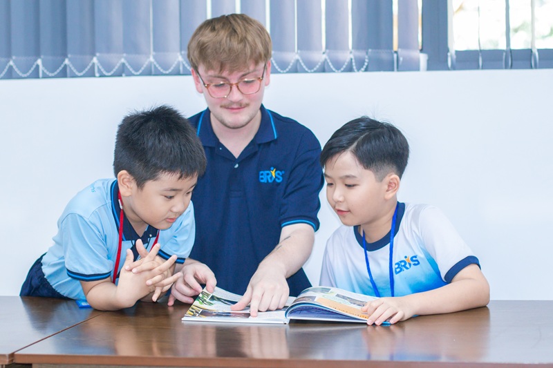 Rèn luyện sự tự tin cho trẻ tiểu học