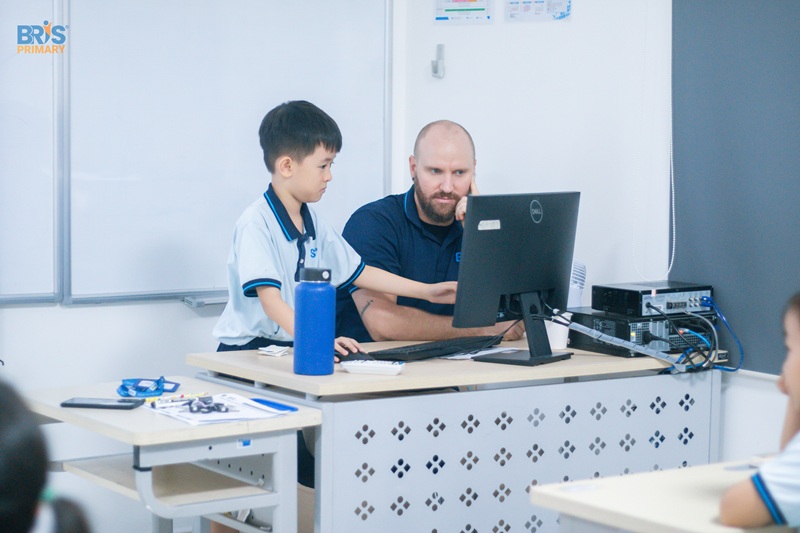 Rèn luyện sự tự tin cho trẻ tiểu học