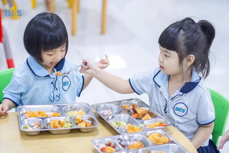 Thực đơn trường mầm non quốc tế Bris