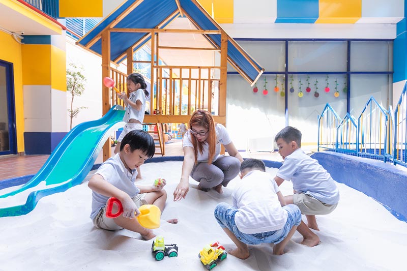 Hooray Bilingual Preschool