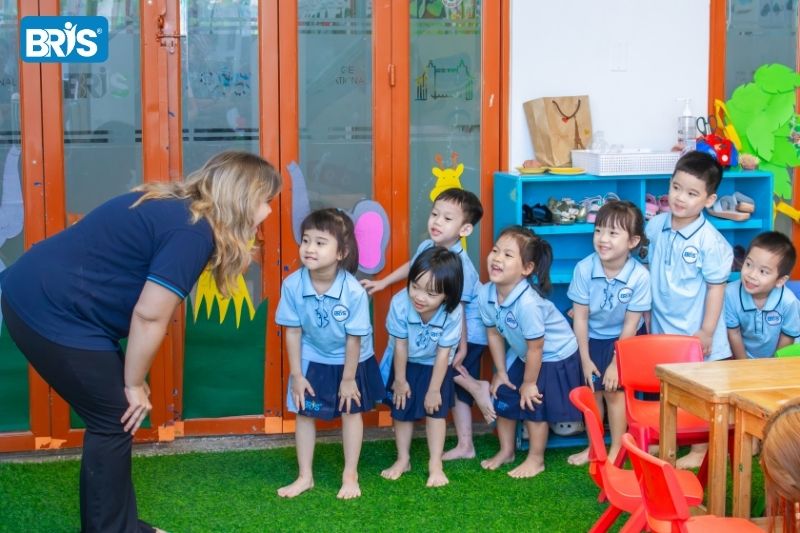 Các bài hát tiếng Anh cho trẻ em mẫu giáo - Cha mẹ hãy chọn những bài hát phù hợp với độ tuổi của con