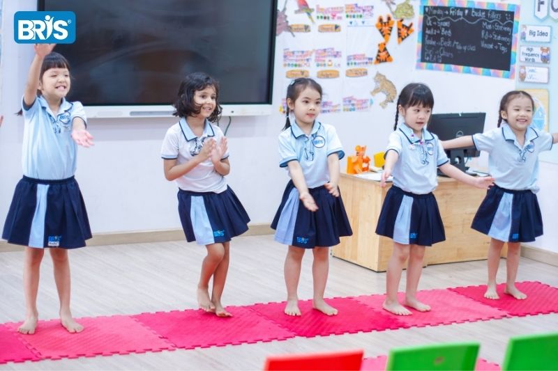 Các bài hát tiếng Anh cho trẻ em mẫu giáo - Khuyến khích trẻ tham gia tích cực với các bài hát