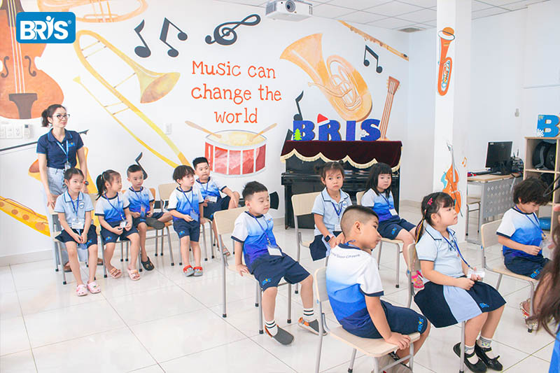 Có nên cho con học lớp tích hợp không - Có 6 lĩnh vực chính trong chương trình học tích hợp mầm non và tiểu học.