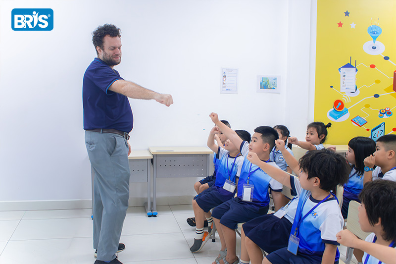 Có nên cho con học lớp tích hợp không - Chương trình và phương pháp học tích hợp phù hợp với mọi đối tượng học sinh khi được thiết kế phù hợp và linh hoạt.