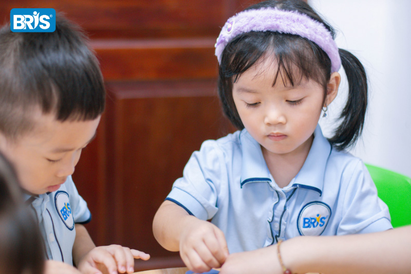 Dạy học theo tiếp cận năng lực - Phương pháp dạy học theo tiếp cận năng lực không khó hơn so với học truyền thống