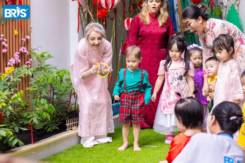 Dạy trẻ đọc sớm - Cha mẹ có thể dạy trẻ đọc sớm với phương pháp phù hợp từng độ tuổi