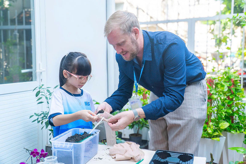 Giáo dục giá trị sống cho học sinh tiểu học - Chương trình giáo dục tại BRIS là sự kết hợp hài hòa giữa yêu cầu học thuật và phát triển cá nhân