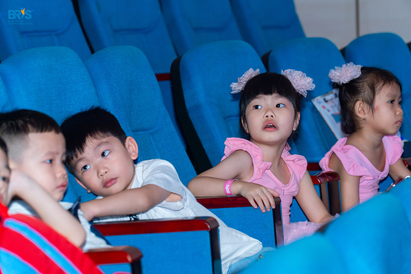 Giúp con làm chủ cảm xúc - Cha mẹ nên dạy con làm chủ cảm xúc của bản thân
