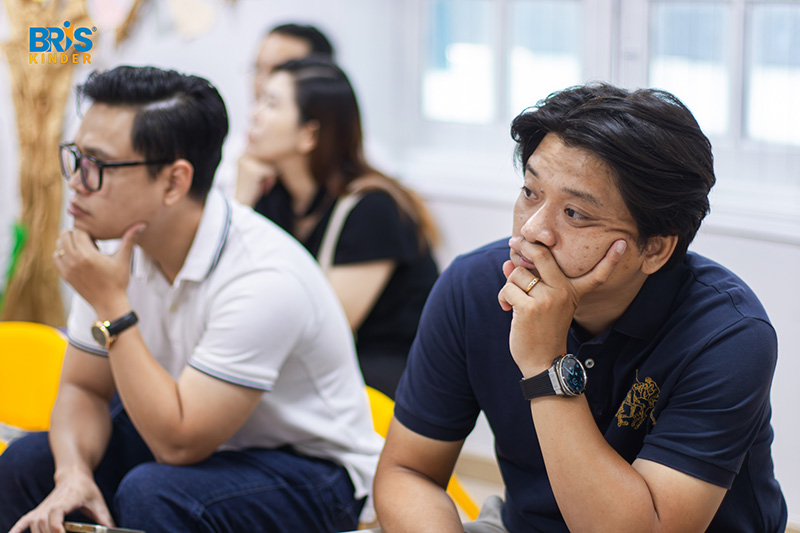 Hồ sơ nhập học mầm non cần những gì - Hiểu đúng về tầm quan trọng và các yêu cầu sẽ giúp ba mẹ chủ động hơn trong mọi tình huống.