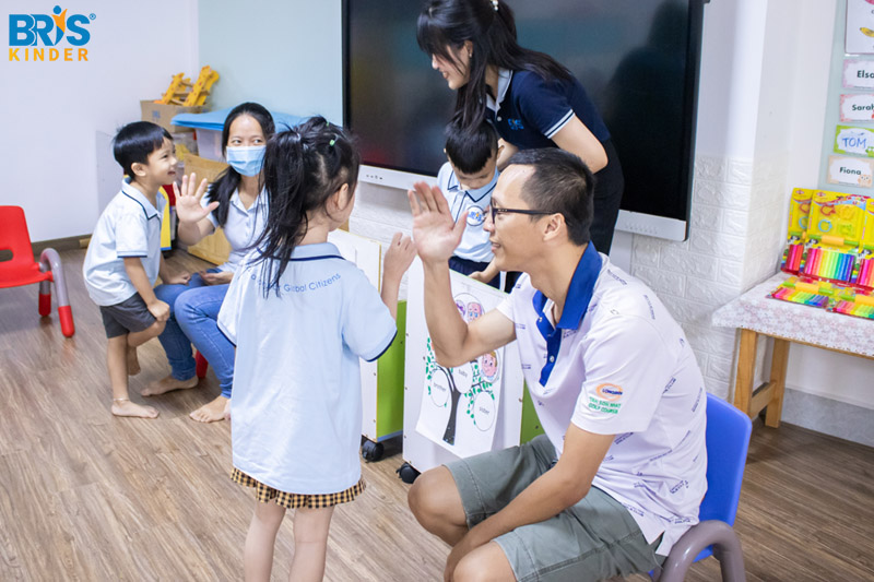 Hoạt động học của trẻ mầm non - Việc học diễn ra một cách tự nhiên, giúp trẻ cảm thấy vui vẻ, hứng thú và chủ động tham gia