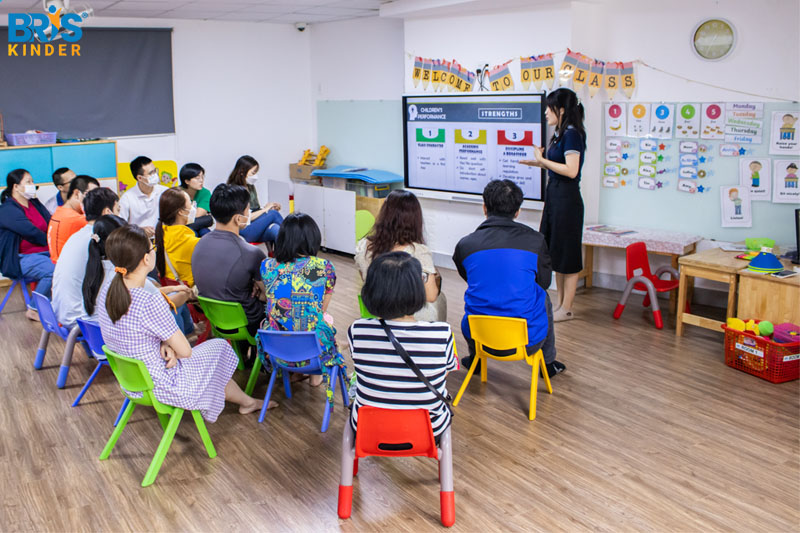 Hoạt động học của trẻ mầm non - Giáo viên mầm non giữ vai trò trung tâm trong việc tổ chức hoạt động học của trẻ mầm non