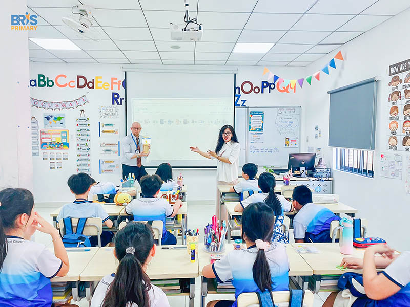Học phí trường Quốc tế cấp 1 - Giảng viên và chất lượng đào tạo cũng ảnh hưởng đến học phí trường quốc tế cấp 1