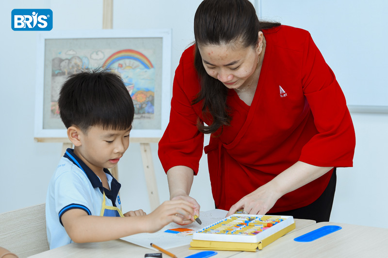 Tư duy Phản biện - Tư duy phản biện trở thành một kỹ năng thiết yếu đối với mọi người, đặc biệt là trẻ em.