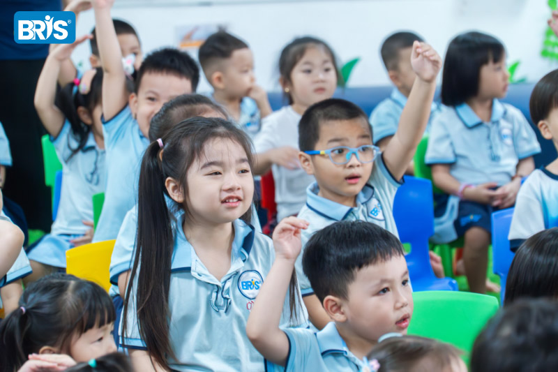 Tự học tiếng anh - Các con có thể học tiếng Anh thông qua bài hát