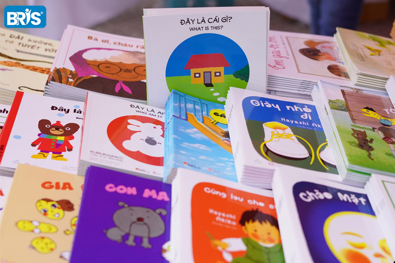 sách cho trẻ 3 tuổi - Sách Ehon Nhật Bản nhẹ nhàng, ấm áp – người bạn lý tưởng giúp bé thư giãn và yêu sách mỗi tối trước giờ đi ngủ.