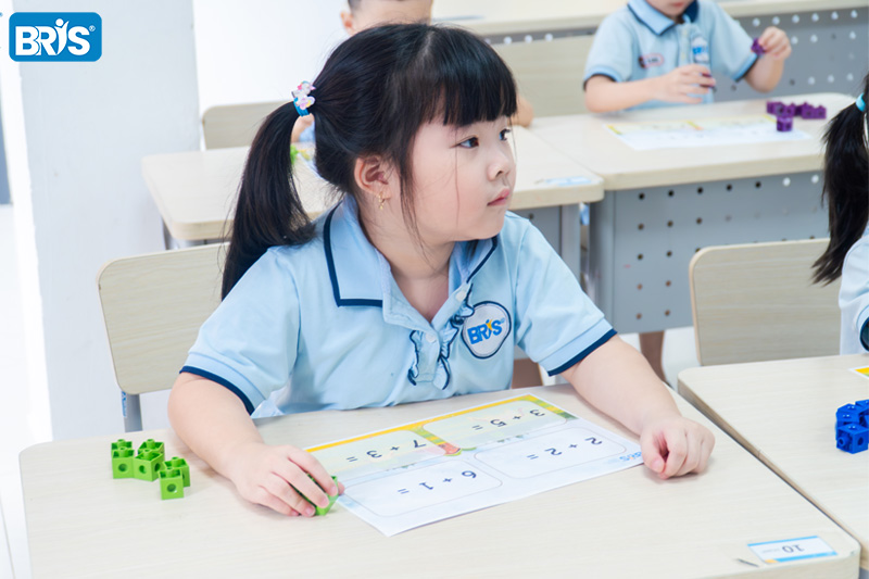 Cách dạy trẻ học số - ưu tiên hiểu số lượng trước, viết chỉ là phần sau.