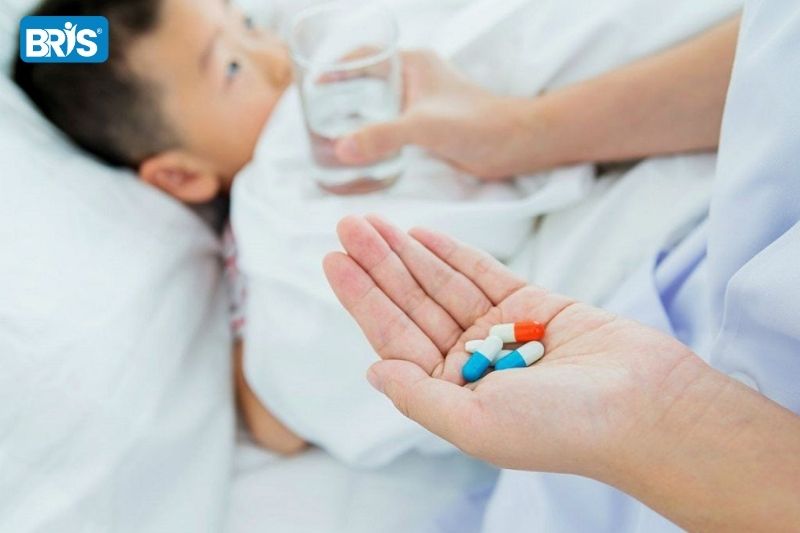 Cách tăng cường hệ miễn dịch cho trẻ mầm non - Cha mẹ hạn chế tối đa cho trẻ sử dụng kháng sinh