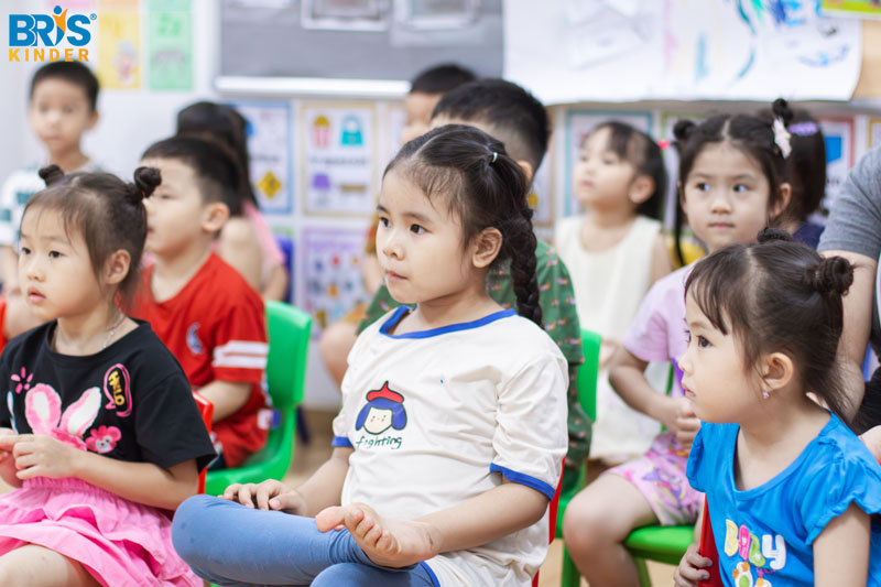 Kỹ năng bảo vệ bản thân cho trẻ mầm non - Kỹ năng an toàn khi ở nhà các con cũng cần biết