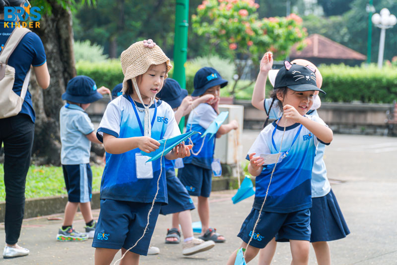 Kỹ năng bảo vệ bản thân cho trẻ mầm non - Dạy kỹ năng cho trẻ luôn phải kiên trì
