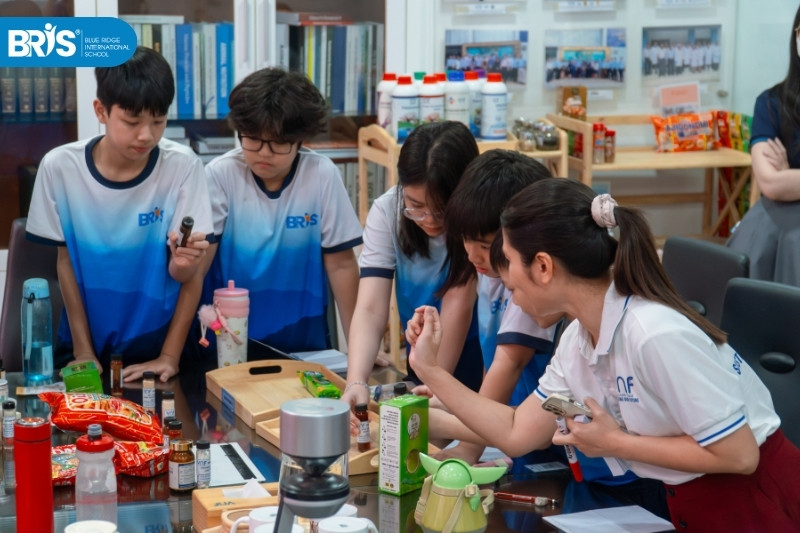 Trẻ không tập trung khi học bài - Tại BRIS, trẻ được nuôi dưỡng khả năng tập trung trong môi trường an toàn, sĩ số nhỏ và phương pháp học cá nhân hóa, giúp sự chú ý phát triển tự nhiên và bền vững.