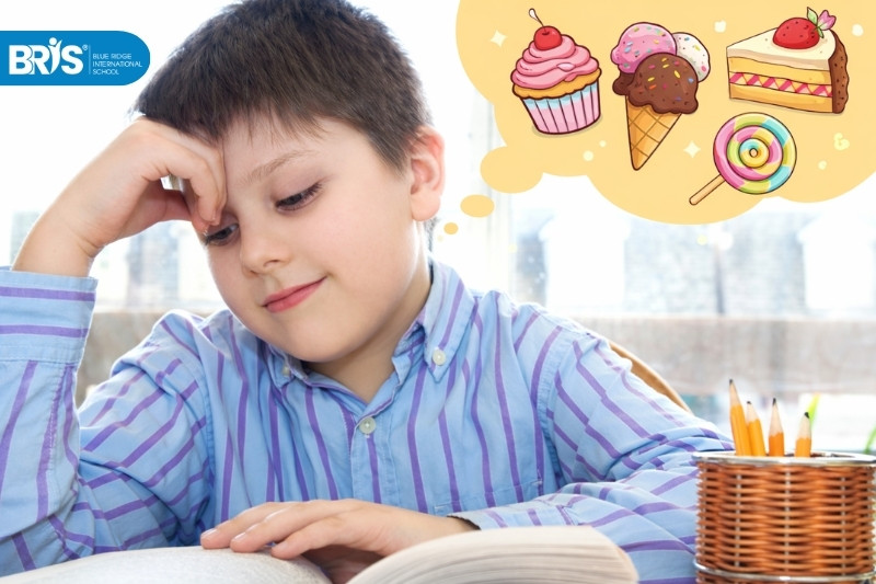 Làm sao để trẻ tập trung khi học - Bé dễ bị xao nhãng vì những thú vui xung quanh