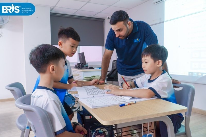 Lợi ích của giáo dục kỹ năng sống - Bé được rèn luyện kỹ năng thông qua các hoạt động làm việc nhóm