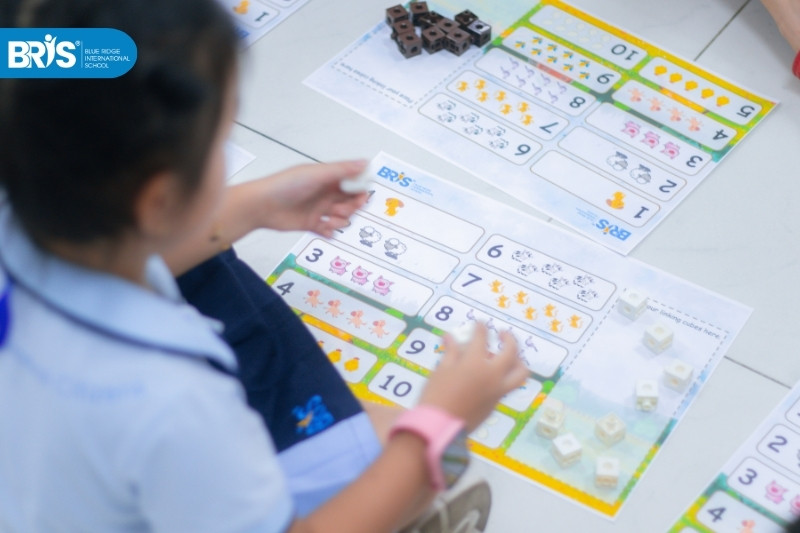 Vận dụng kiến thức liên môn tiếng Anh - Bé học đếm