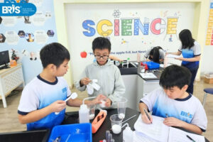 Khái niệm dạy học tích cực - Dạy học tích cực: biến học sinh từ người nghe thụ động thành người khám phá chủ động.
