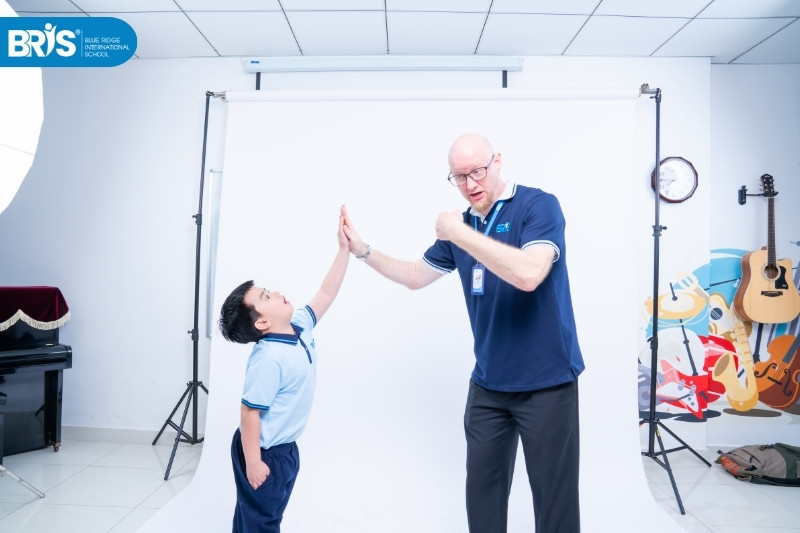 cách rèn luyện sự tự tin - Chuẩn bị sẵn những câu giao tiếp đơn giản giúp trẻ bớt căng thẳng và tự tin nói ra điều mình muốn.