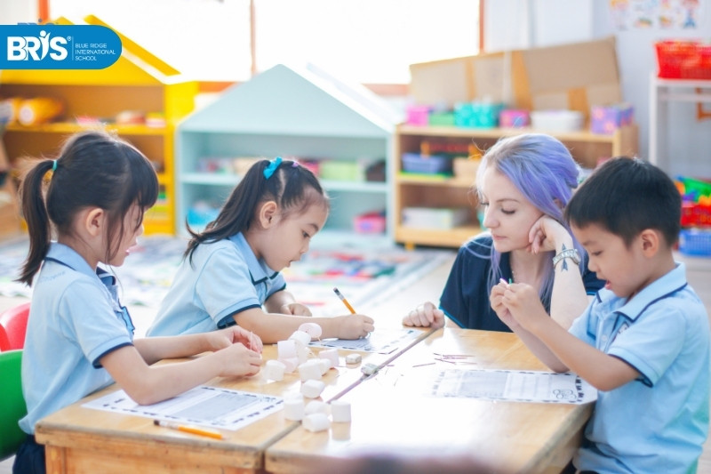 Trẻ không tập trung khi học bài - Trẻ mất tập trung không phải vì lười, mà vì chưa được hỗ trợ đúng cách.