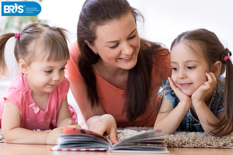 Cách đọc truyện cho bé 2 tuổi - Hiểu đúng những rào cản tâm lý ở tuổi lên 2 sẽ giúp ba mẹ kiên nhẫn hơn và biến giờ đọc thành trải nghiệm tự nhiên, không áp lực cho bé