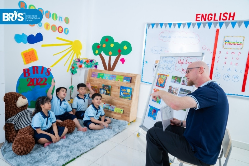 cách rèn luyện sự tự tin - Phát triển sự tự tin giúp trẻ chủ động học tập, bền bỉ trước khó khăn, hòa nhập tốt và thích nghi linh hoạt với mọi môi trường