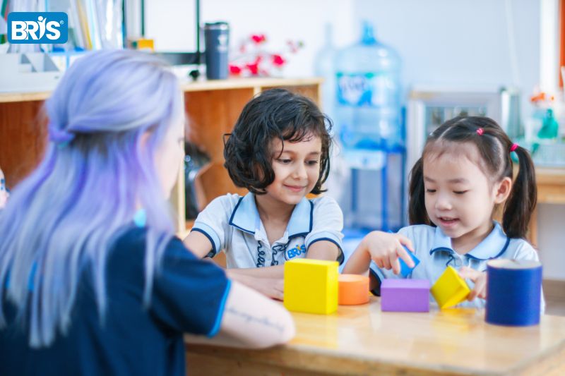 Các câu giao tiếp tiếng anh cho trẻ em - Bắt đầu với các câu giao tiếp tiếng Anh đơn giản để trẻ tự tin nói mỗi ngày.