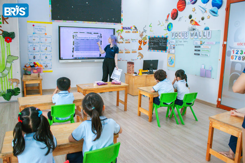 Cách dạy con tiếng anh từ nhỏ - BRIS tạo môi trường giúp trẻ tư duy và giao tiếp bằng tiếng Anh một cách tự nhiên