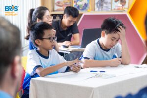 Phương pháp Toán Singapore rèn cho trẻ khả năng quan sát, phân tích và giải quyết vấn đề.
