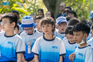 Thế giới không ngừng thay đổi, và kỹ năng thích nghi chính là 'tấm khiên' giúp trẻ luôn vững vàng và chủ động trong mọi hoàn cảnh.