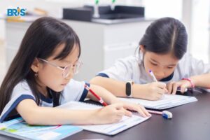Tại BRIS, môi trường học tập được xây dựng theo hướng tích cực, an toàn và tôn trọng sự khác biệt của mỗi học sinh