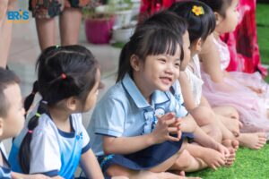 IEYC giúp trẻ mầm non học qua trải nghiệm, khám phá thế giới bằng sự tò mò tự nhiên và niềm vui mỗi ngày.